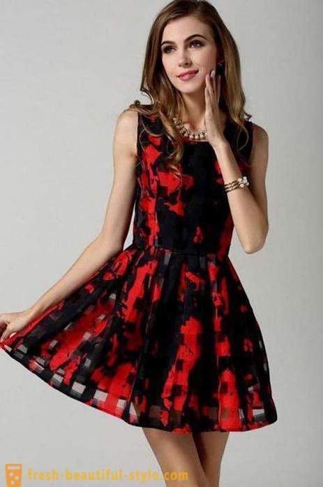 Sort kjole med røde: stiler, hva du skal ha