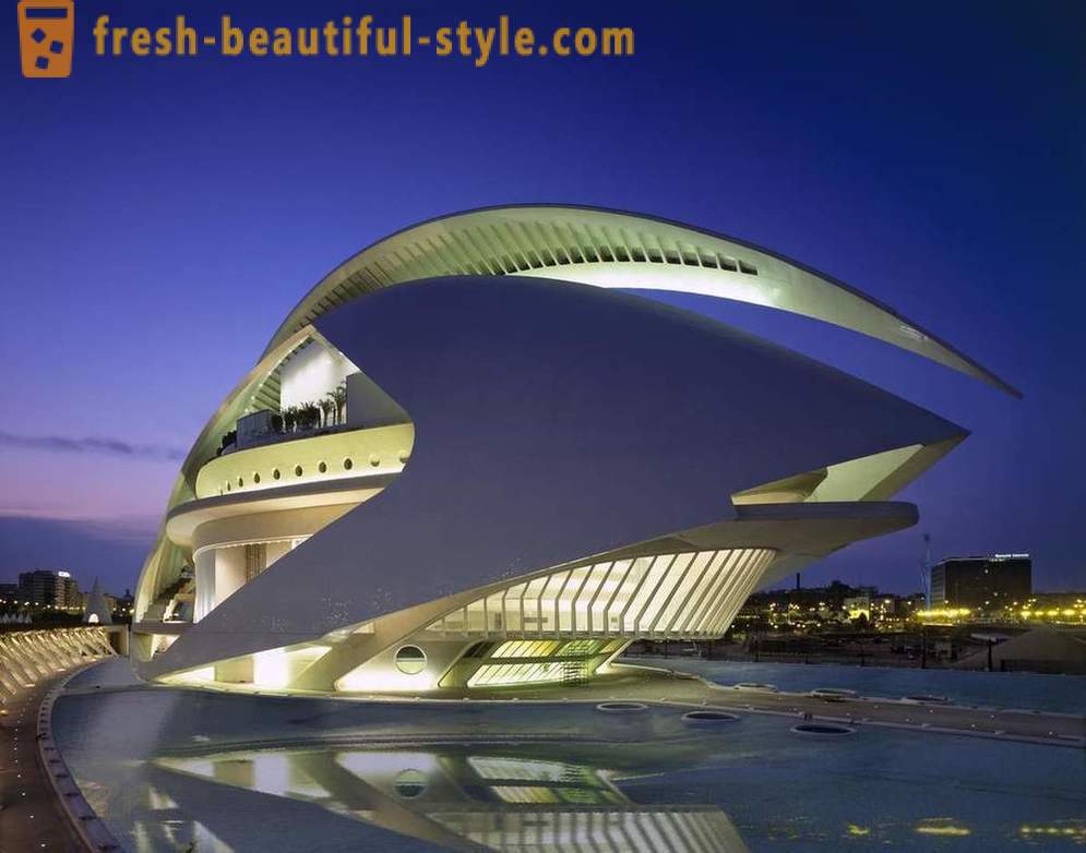 Den ekstraordinære arkitektur av operahuset i Valencia