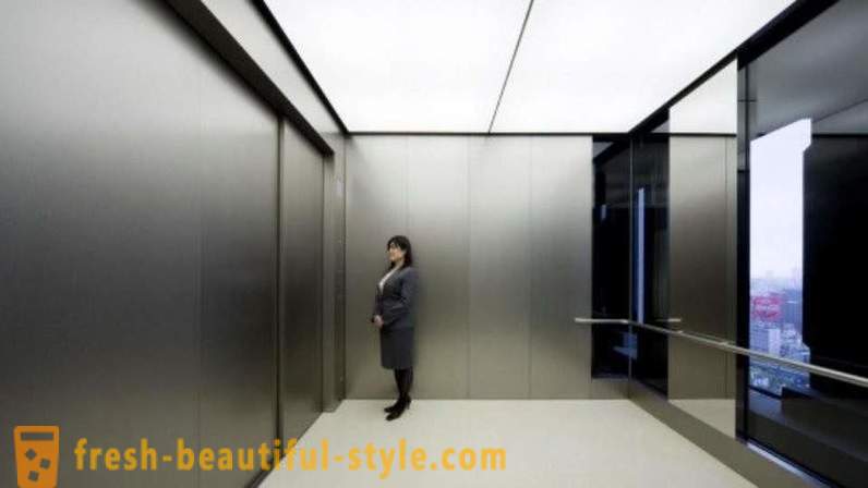I Japan er det bedre å ikke gå inn i heisen først