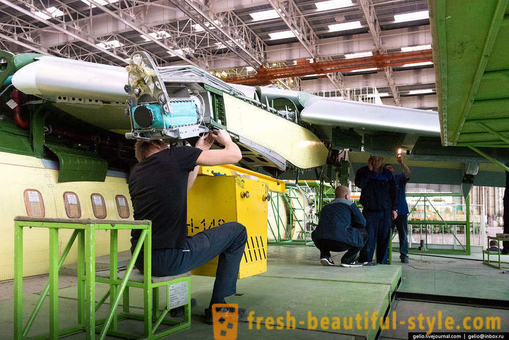 Produksjon av Il-96-300 og AN-148. VASO