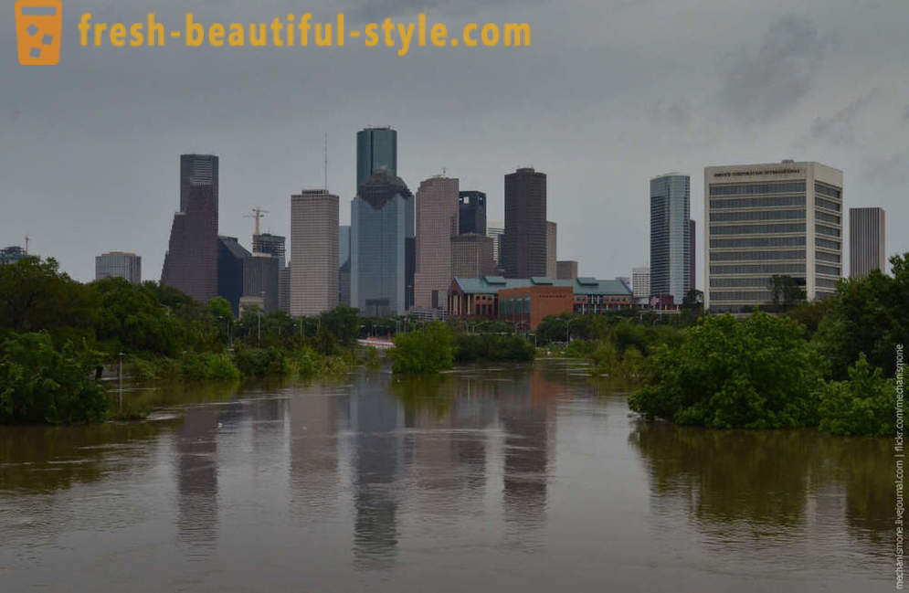 Historisk flom i Houston