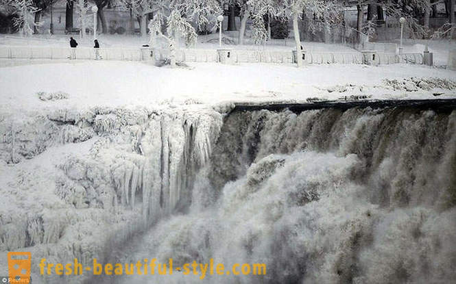 10 fascinerende bilde av frosne Niagara Falls