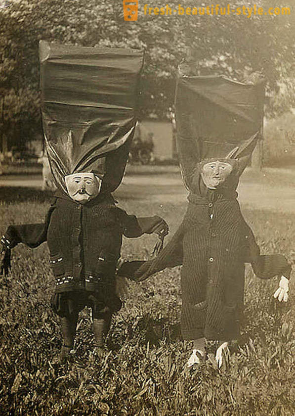 De eldste og merkelige kostymer til Halloween
