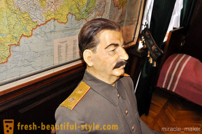 Tour of dacha av Stalin