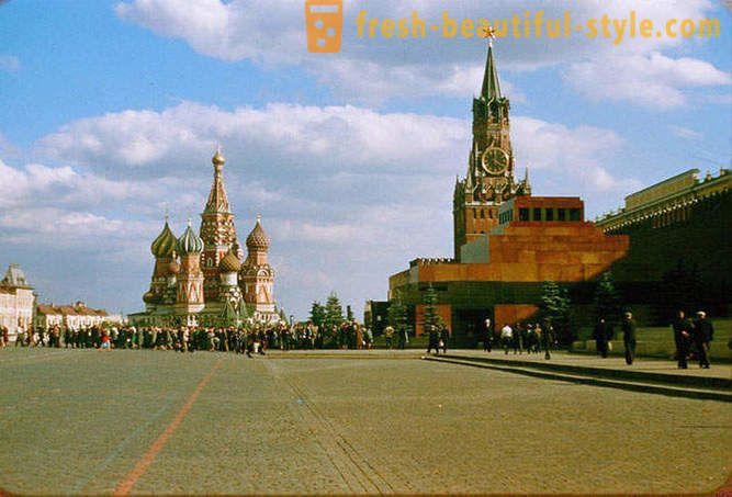 Moskva, 1956, på fotografier av Jacques Dyupake