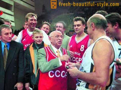 Alexander Gomelsky: trenerkarrieren, utmerkelser, medaljer og personlige liv legender