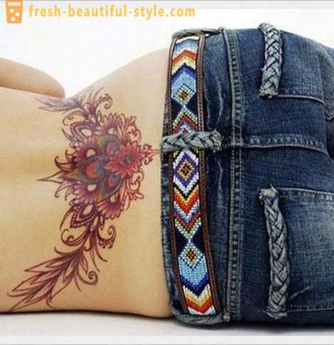 Blomst tatovering - den originale måte å uttrykke