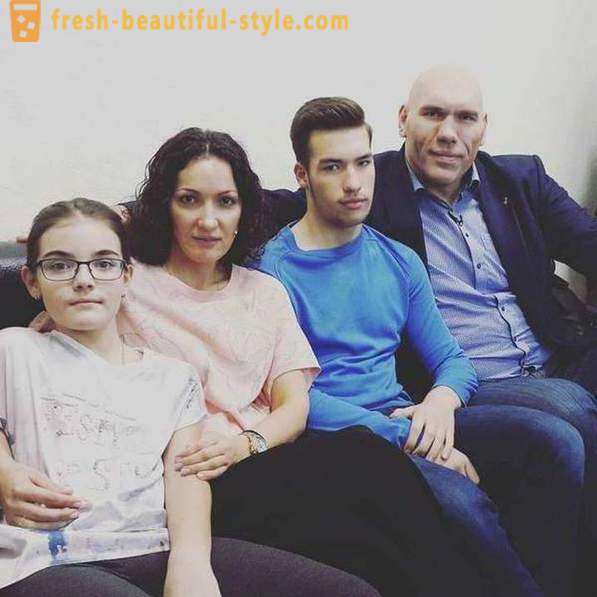 Russiske bokseren Nikolai Valuev: høyde og vekt, familie, barn