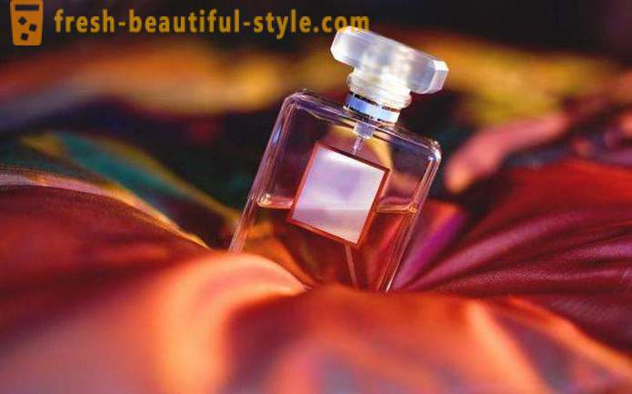 Hva er en parfyme: historien om å besøke fasiliteter. I motsetning til parfyme parfyme