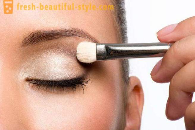 Make-up og øye form. Nyttige tips fra makeup artister