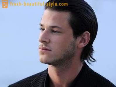 Modell hårklipp for menn som et middel til å tiltrekke seg oppmerksomhet